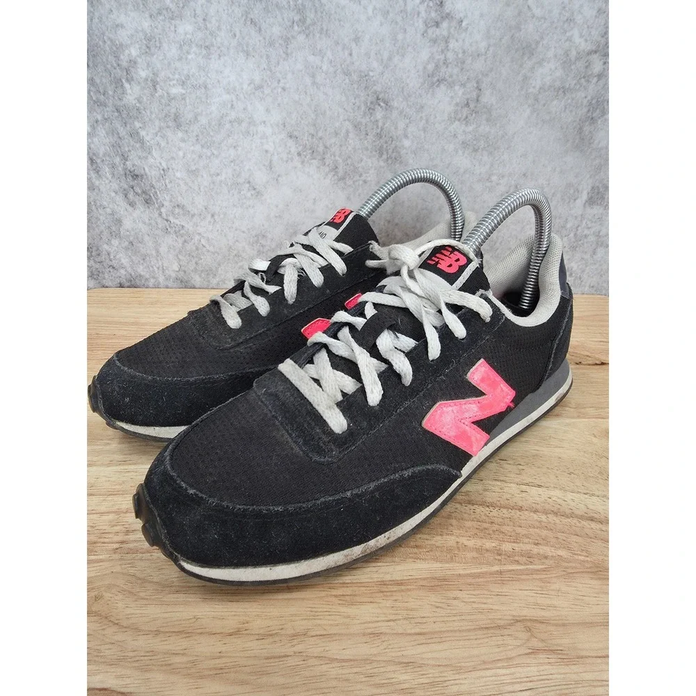 New Balance 410 Running Shoes Womens 8 B Black Pink Suede Sneakers WL410WBA